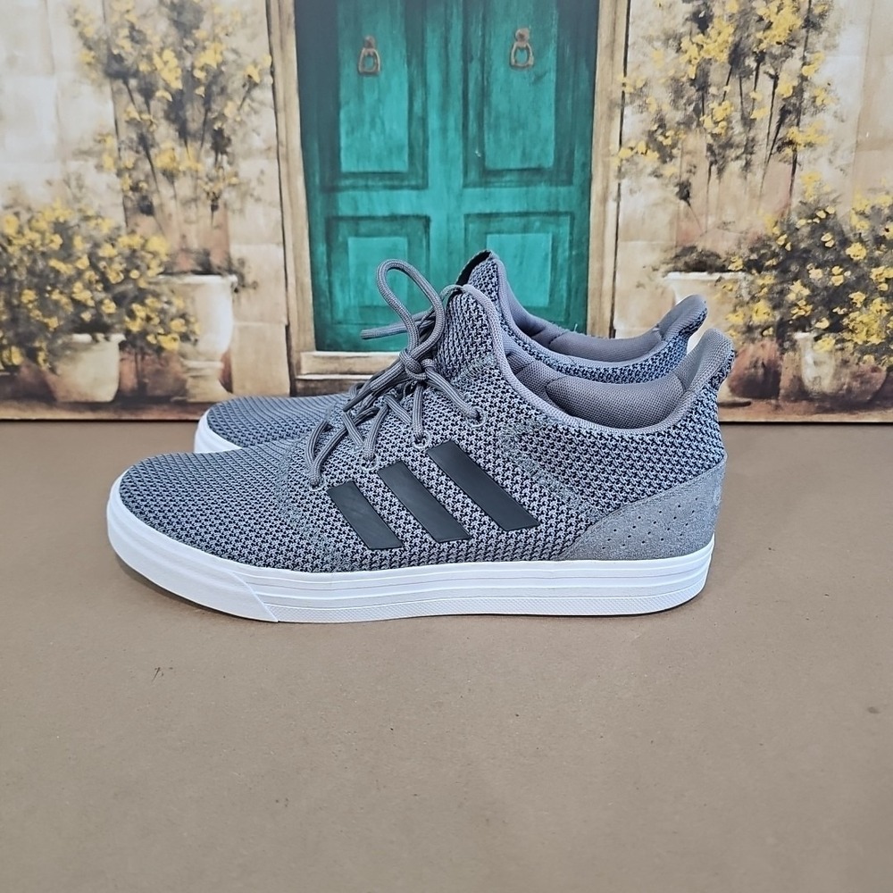 Adidas true street DA9829 shoes Gray and white